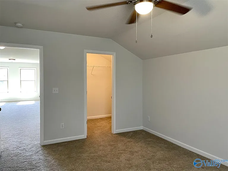 7305 Kendama Ct — Photo 35