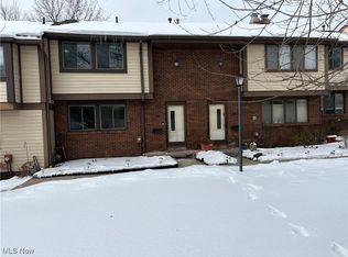 998 Hampton Ridge Dr, Akron, OH 44313