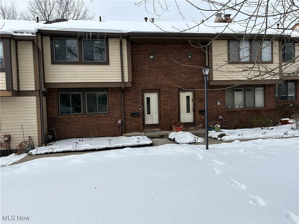 998 Hampton Ridge Dr photo 1