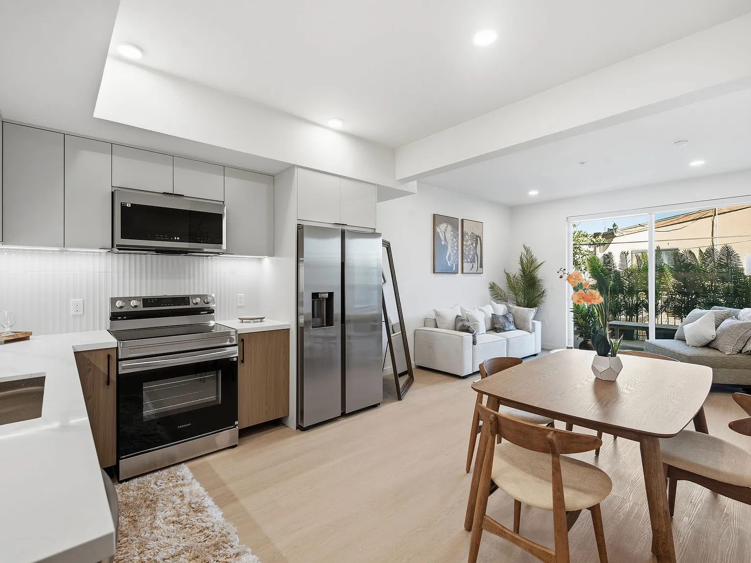 856 Gramercy Drive — Photo 1