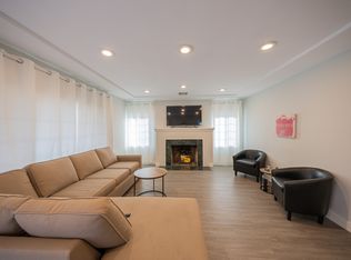 1027 E Elmwood Ave, Burbank, CA 91501