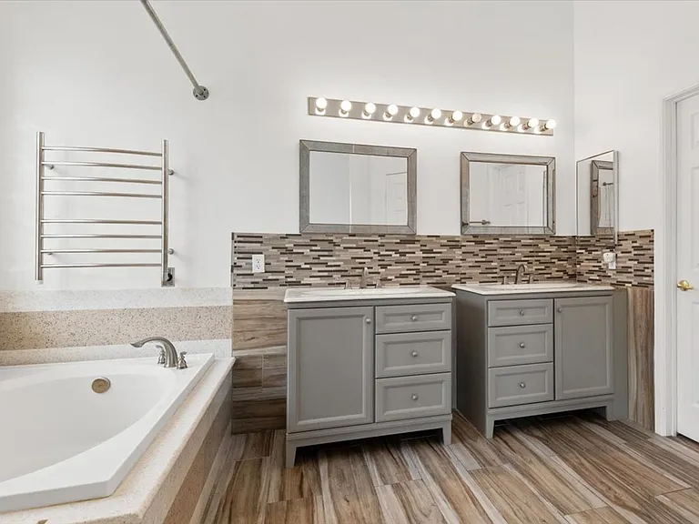 9705 Park Brook Ave — Photo 21