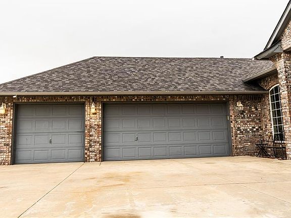 4th image of 3004 SE Kaeylee Ln