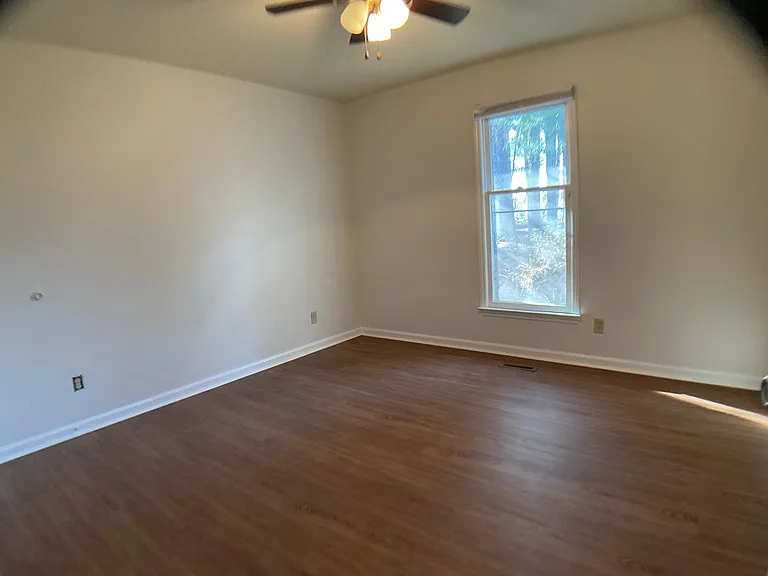 911 Glenrose Dr — Photo 21