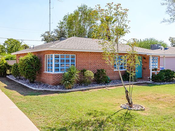 4th image of 2545 E Glenrosa Ave