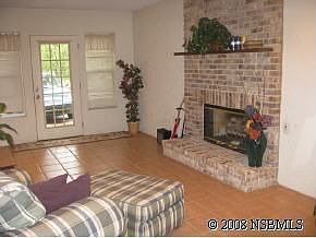 2nd image of 679 Jackson St