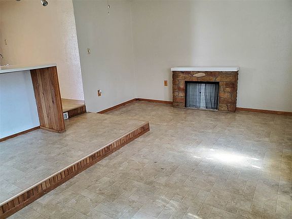 3rd image of 2216 Midway Dr