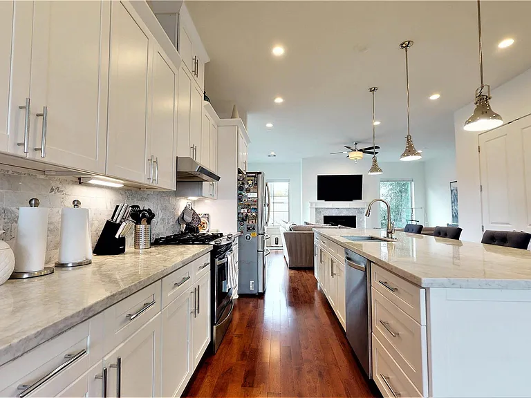 5422 Darling St #C — Photo 9