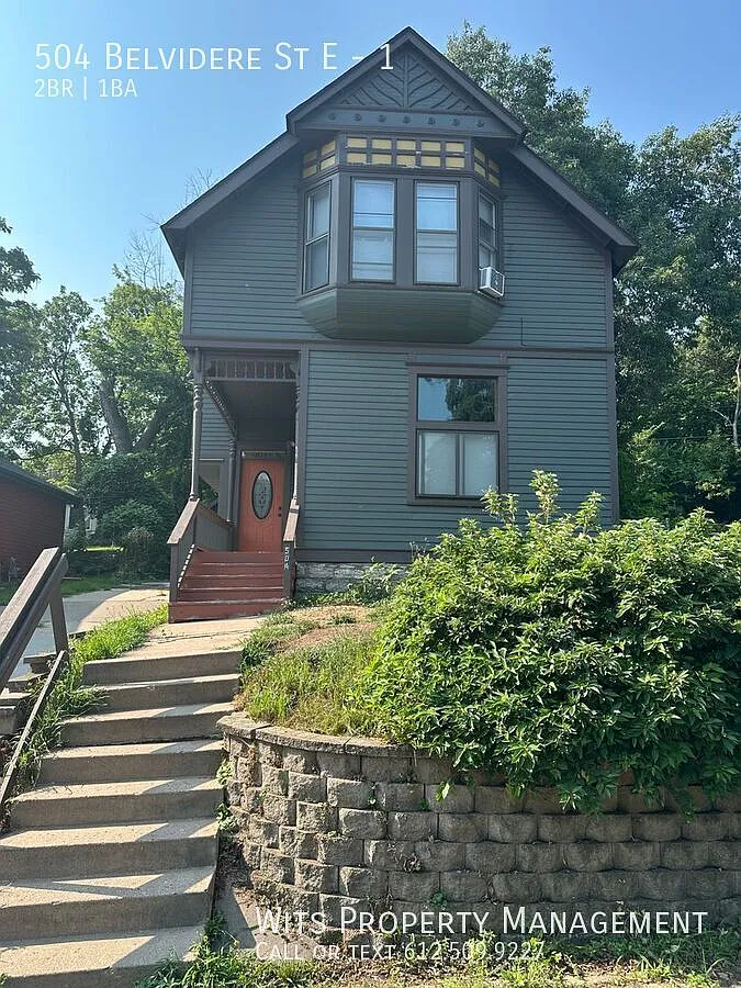Charming & Spacious 2-Bedroom Apartment in Saint Paul's West Side! — Photo 1
