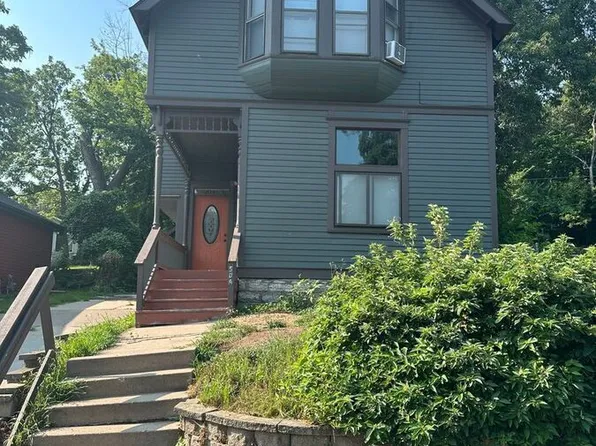 504 Belvidere St E #1, Saint Paul, MN 55107