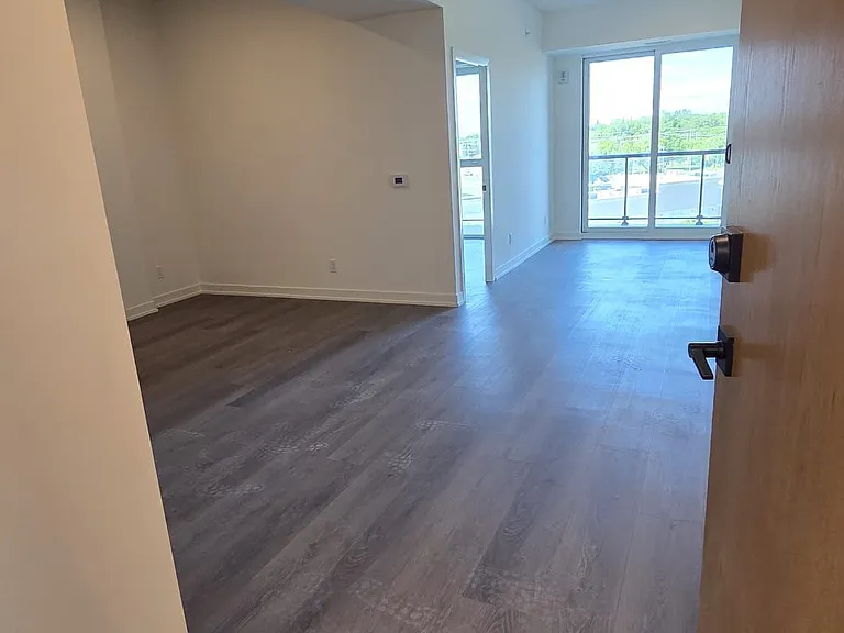 33 Erie Ave #404 — Photo 5