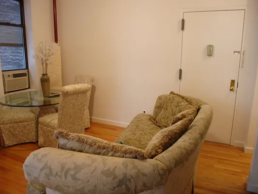 Rented by Glasser Realty LLC | media 11