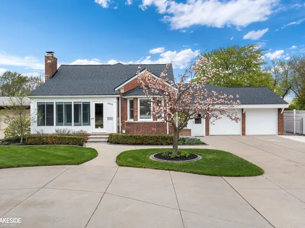 21215 E Eleven Mile Rd, Saint Clair Shores, MI 48081