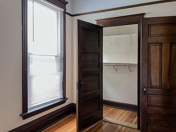 3rd image of 851 W Wellington Ave APT 3N