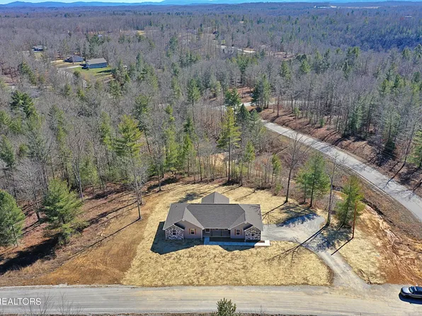 104 Cason Ln, Oneida, TN 37841