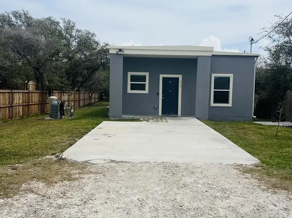 820 Ruby Allen St, Rockport, TX 78382