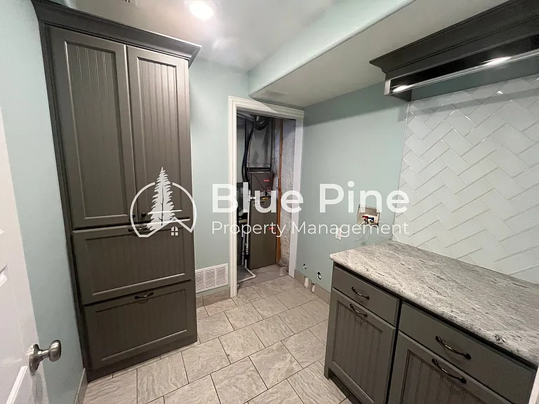 1941 N Oakbrook Rd — Photo 21