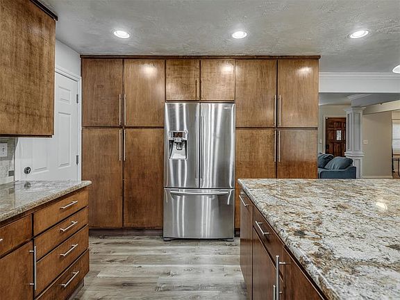 4th image of 1812 Wehr Dr