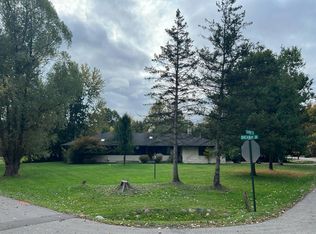 30670 Rushmore Cir, Franklin, MI 48025