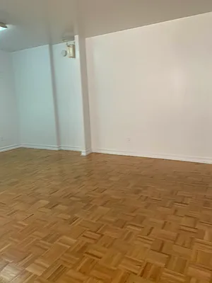 Rented by M.Grossman R.E. Management | media 9