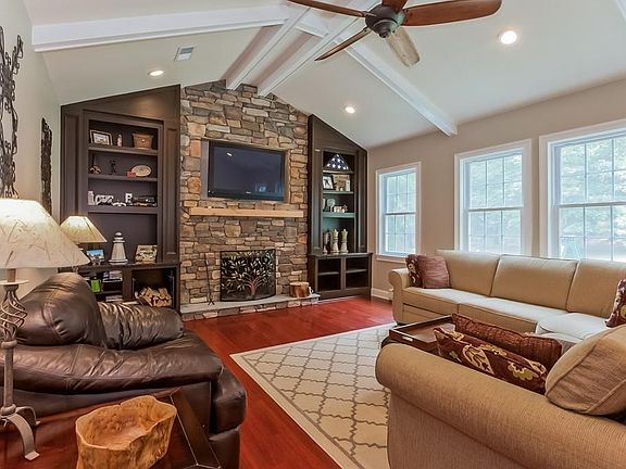 4th image of 85 High Pines Dr