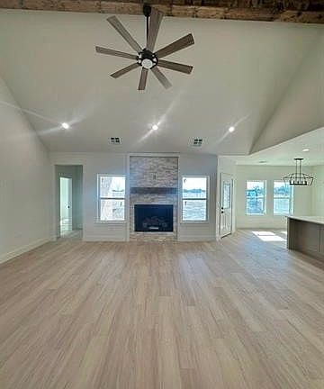 3rd image of 169 Grace Ln