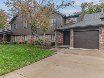 5 Creekside Cir APT B, Elgin, IL, 60123