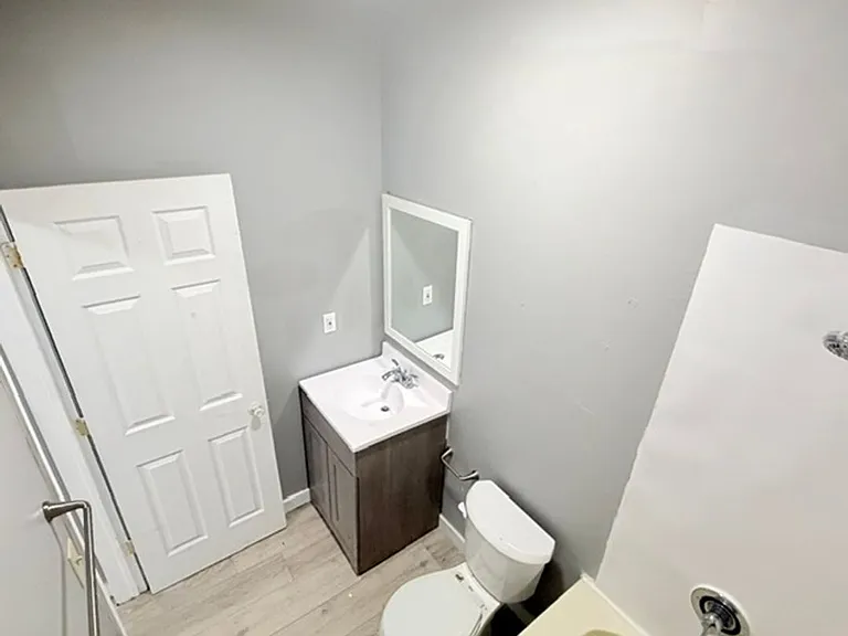 9722 Lorain Ave — Photo 2