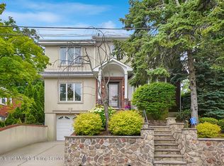 6 Wilson View Pl, Staten Island, NY 10304
