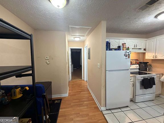 4th image of 5921 Peco Ln #5923