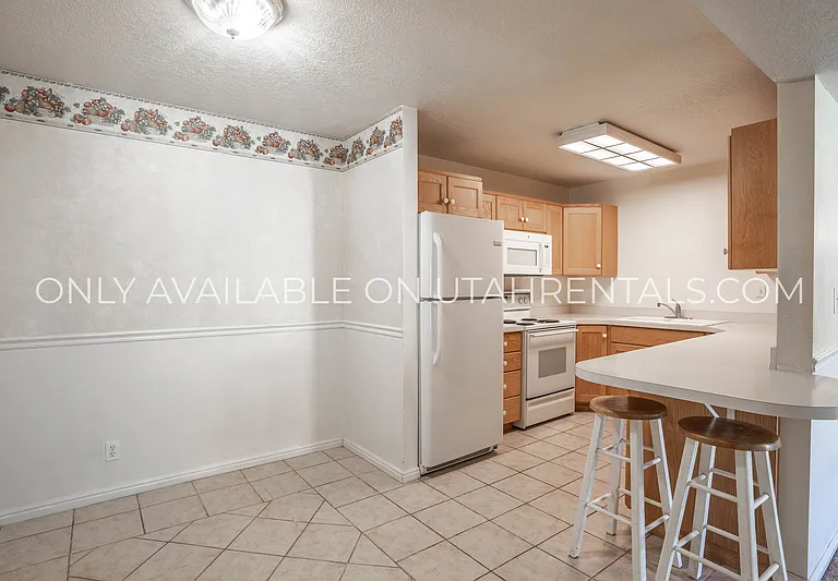 1214 W 1380 N — Photo 8