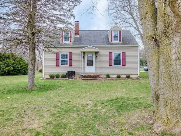 24974 Edison Rd, South Bend, IN 46628