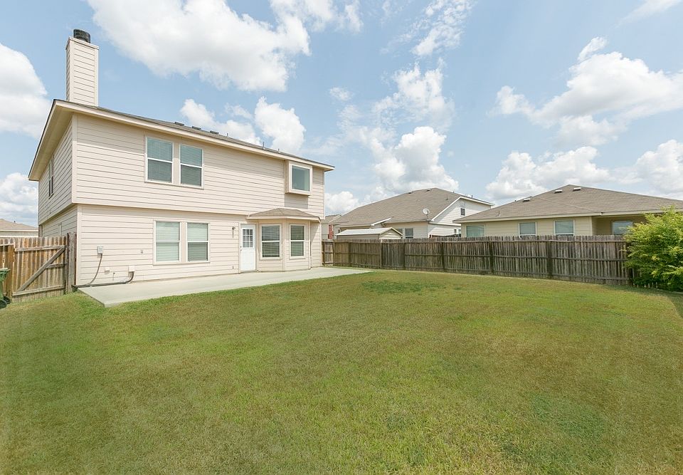 2nd image of 221 Longhorn Way