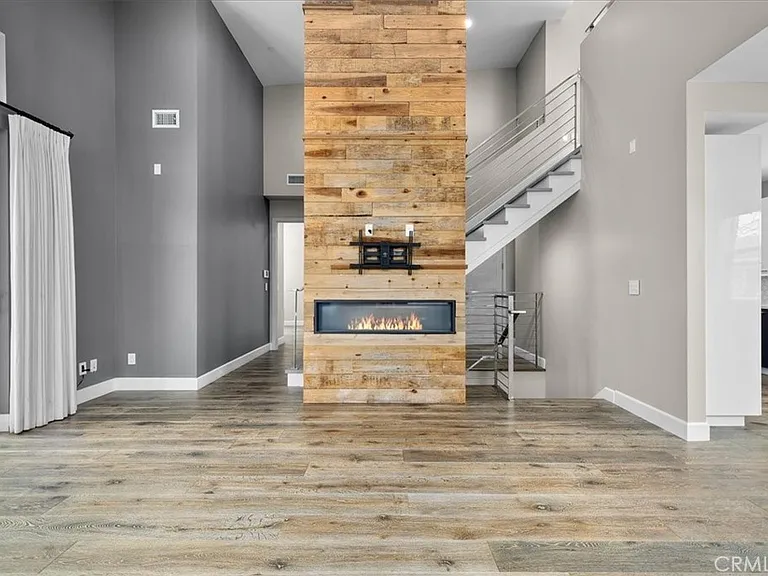 2415 Carnegie Ln #C — Photo 2
