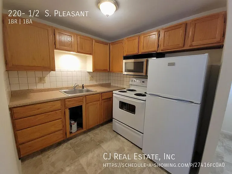 220 1/2 S Pleasant St — Photo 3