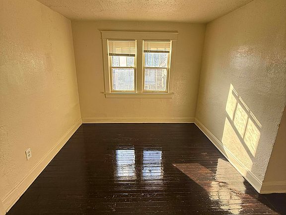 5th image of 3008 E 32nd St