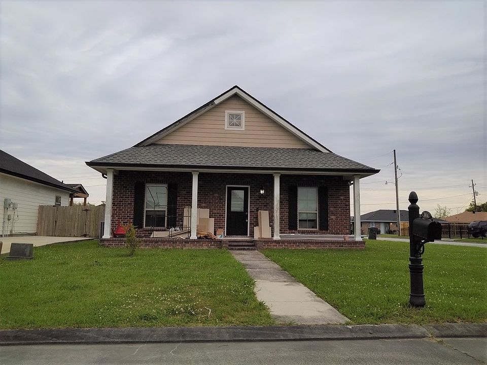 1st image of 1834 Verna St