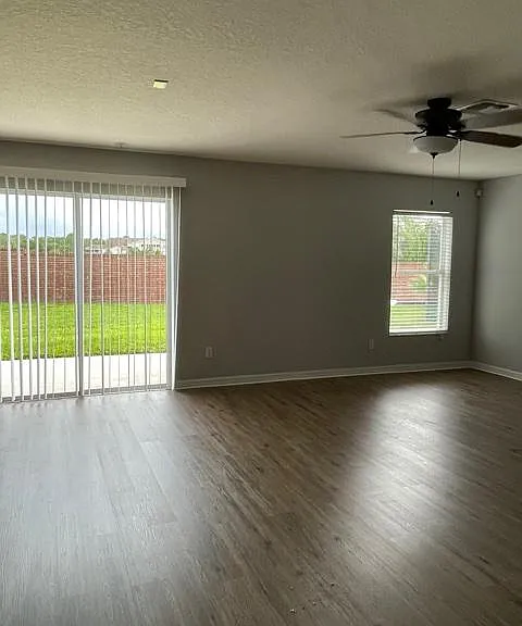 1144 Blackwater Pond Dr — Photo 5