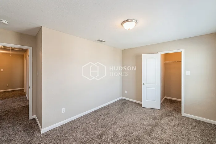 148 Aaron St — Photo 13