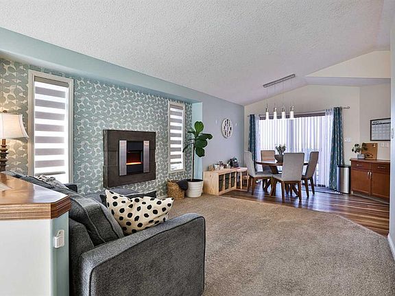 2nd image of 635 S Aberdeen Cres W
