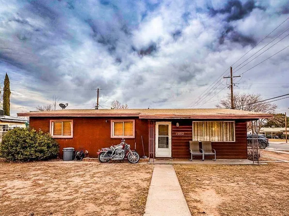 1002 Valverde St, Carlsbad, NM 88220