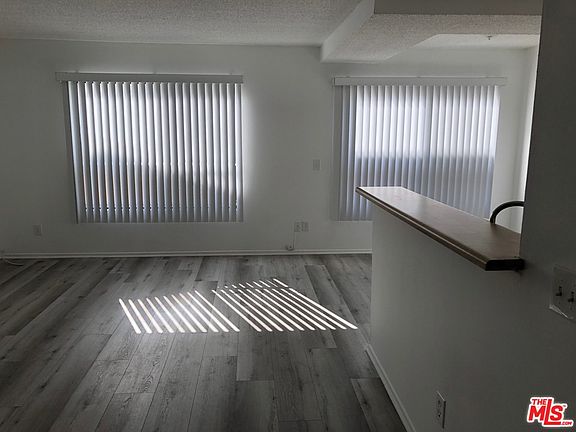 3rd image of 710 Crenshaw Blvd