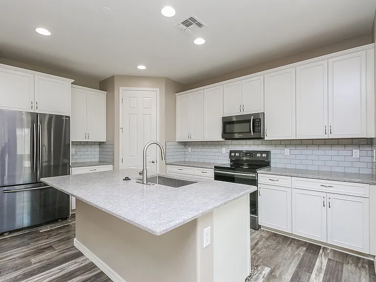4411 W Kirkland Ave — Photo 8