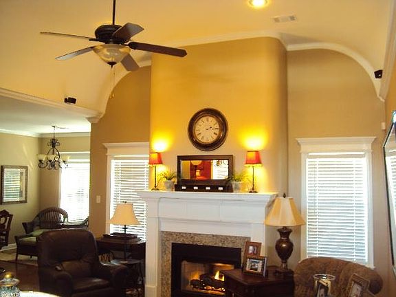 3rd image of 2803 Silverton Dr