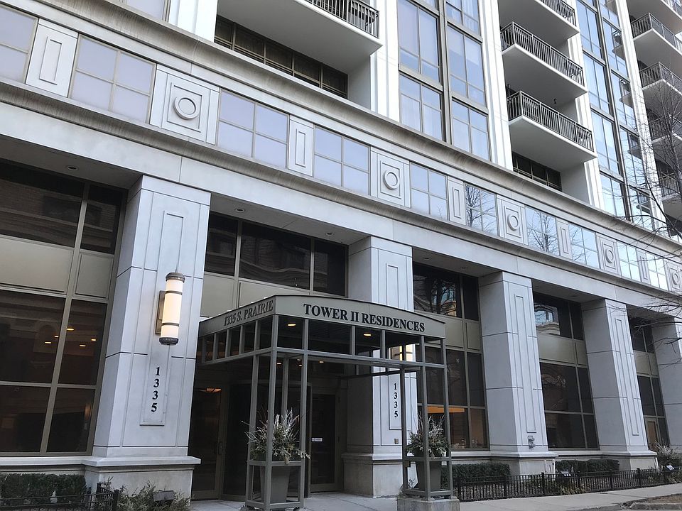 1st image of 1335 S Prairie Ave #Gu116