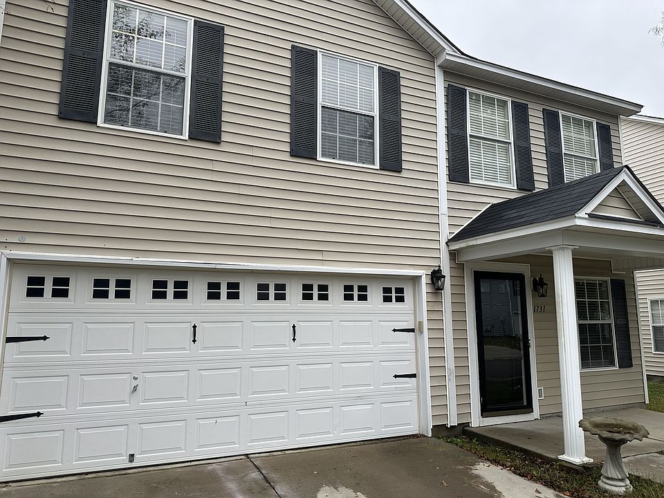 Front of home - 2 Car Garage
