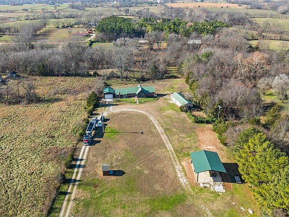 4th image of 15743 Easterling Rd