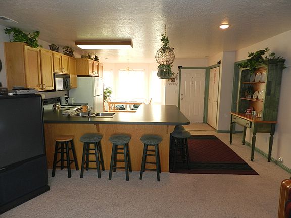 2nd image of 929 N Harbor Vlg #115