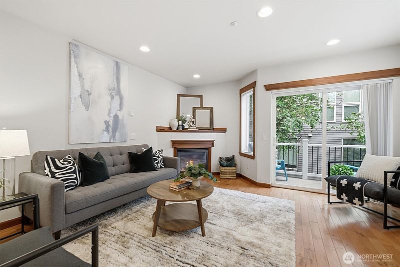 4th image of 6825 Weedin Place NE #A