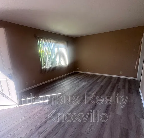405 Iroquois Ln #1 — Photo 4